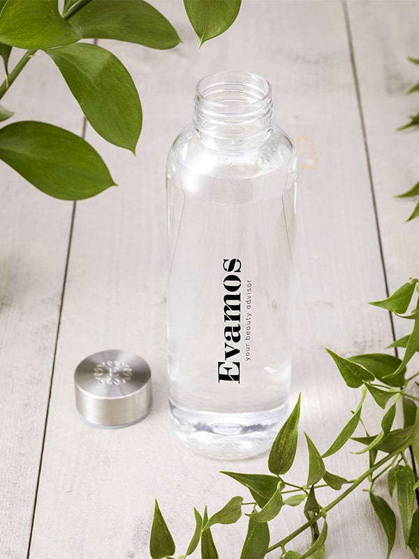 Gesunde Erfrischung in der individuellen Trinkflasche, Lifestyle-Merchandise für Wohlbefinden