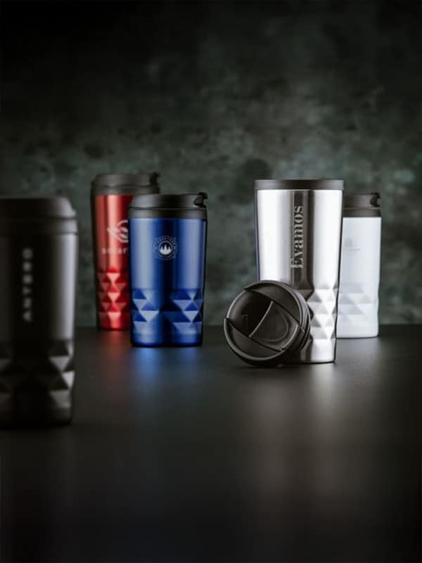 Individualisierter Dritox Edelstahl-Kaffeebecher mit funktionalem Deckel – robuster Begleiter für Outdoor und Arbeit