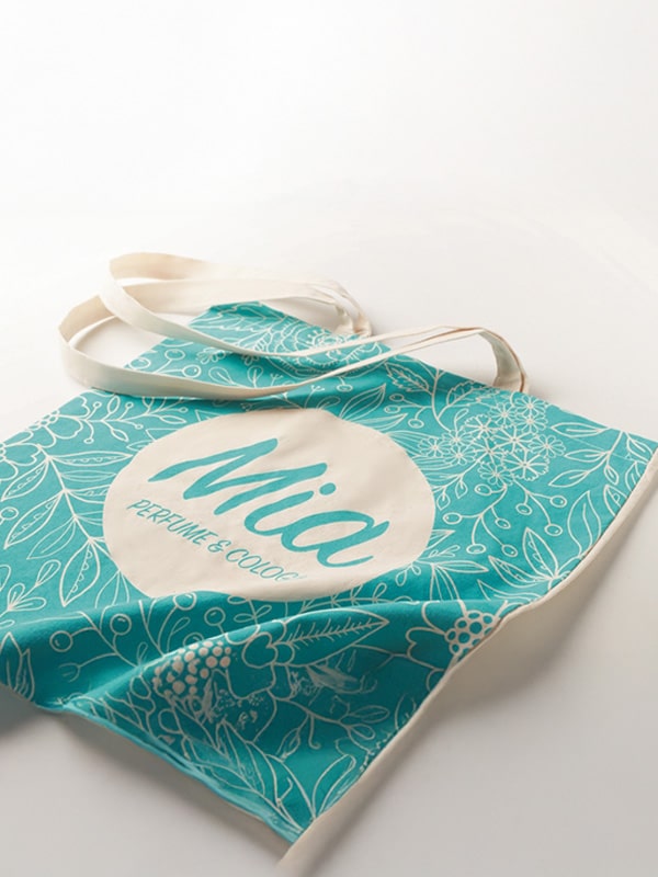 Individualisierbarer Jutebeutel mit auffälligem Markenlogo, setzt ein klares Statement für dein Unternehmen