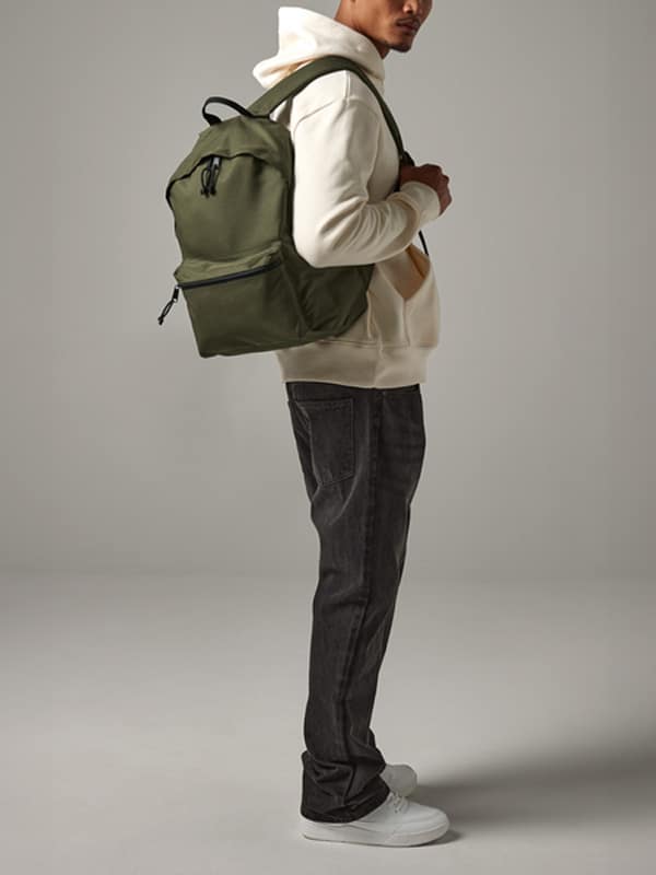 Handlicher grüner Rucksack für jeden Tag, personalisierte Merchandise Mitarbeitergeschenke