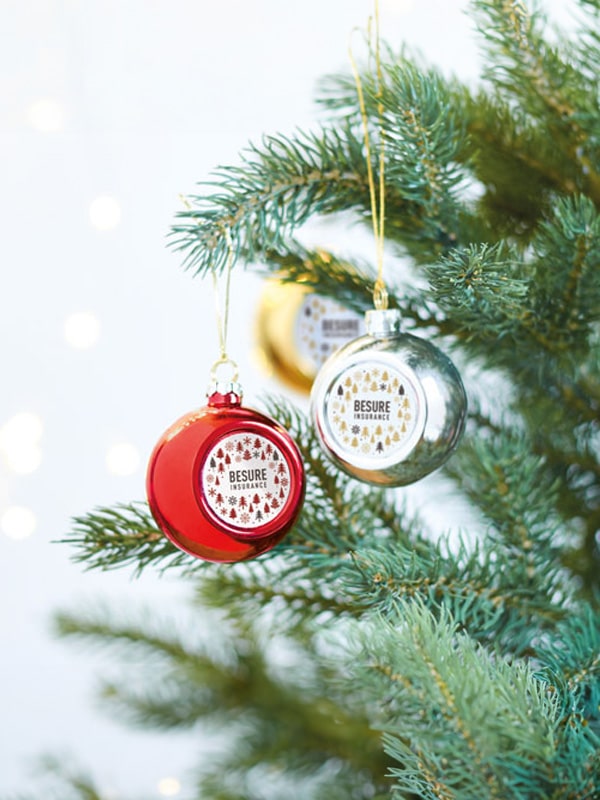 Tannenbaumkugel mit Firmenlogo, personalisierbare Mitarbeitergeschenke